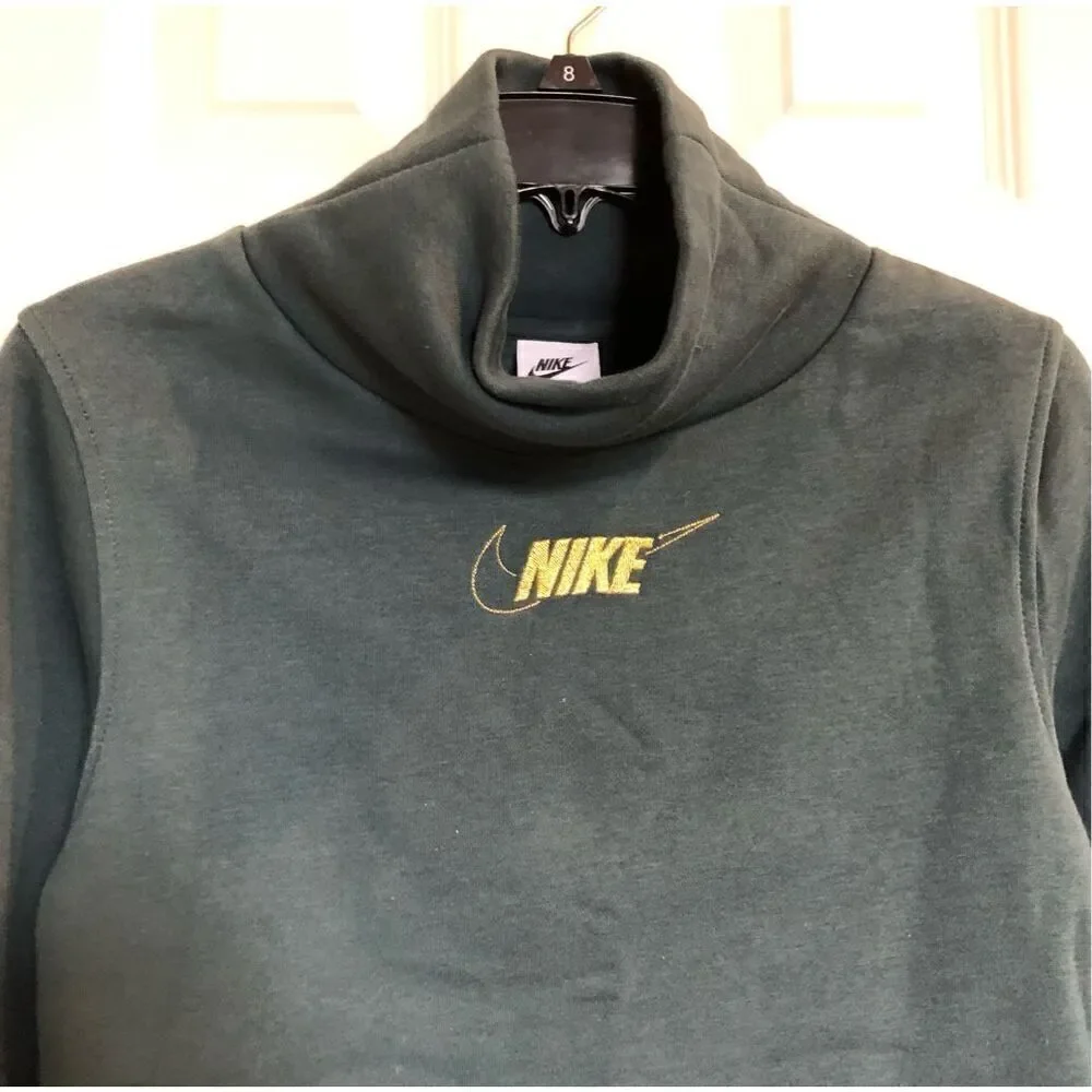 NIKE - NWT 🎉HP🎉Girls Sz M Nike Sportswear Club Fleece Long Sleeve Funnel-Neck